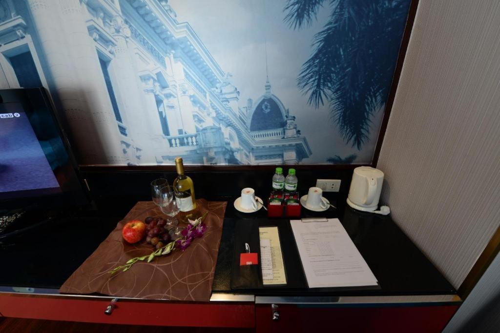 Hanoi Antique Legend Hotel Экстерьер фото
